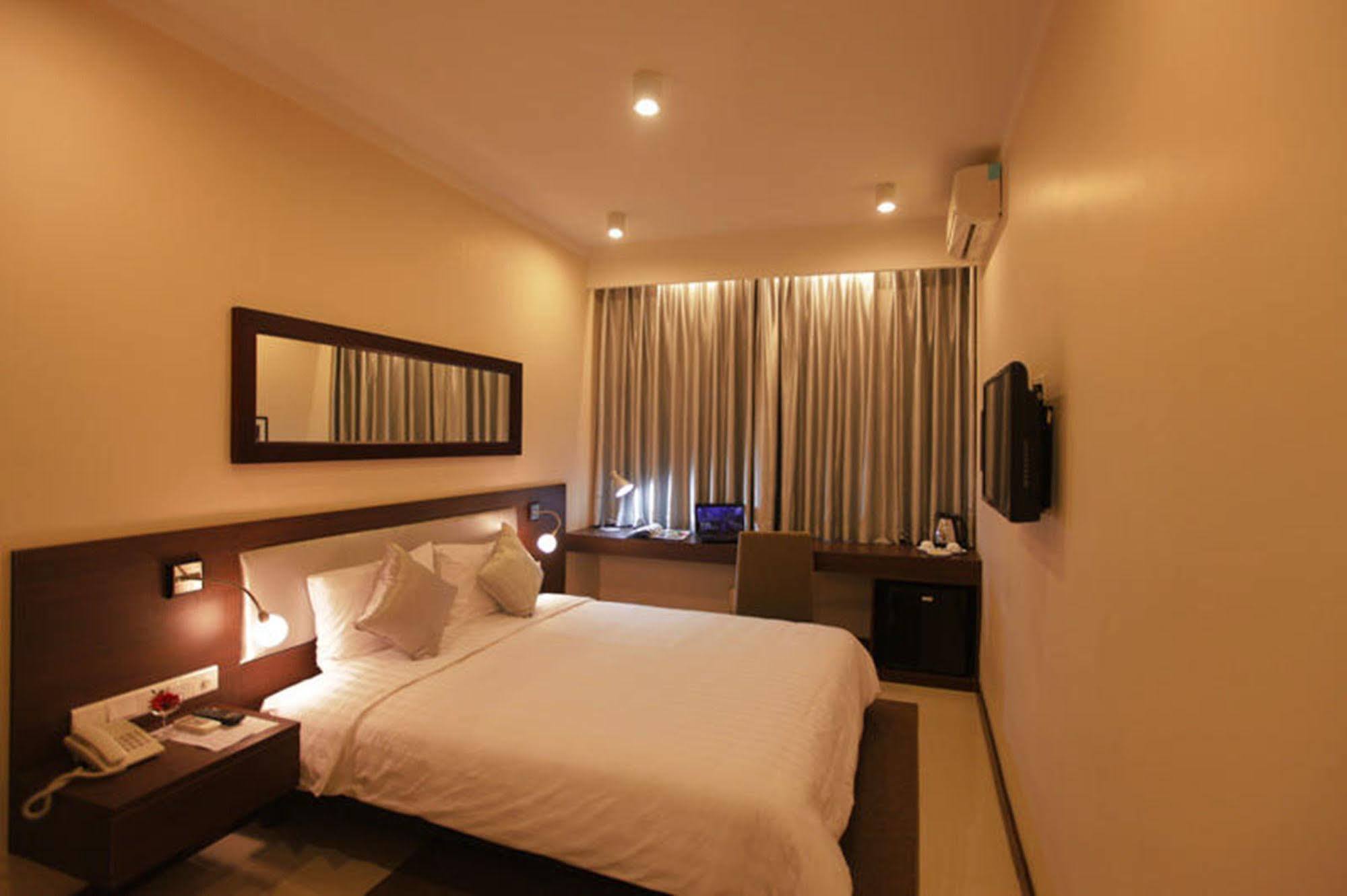 Hong Ha Hotel Hanoi Exterior photo